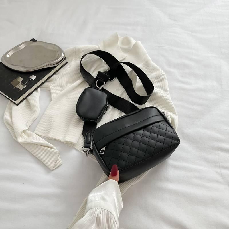 StylishGirl's Convertible Crossbody  BlackPULeather