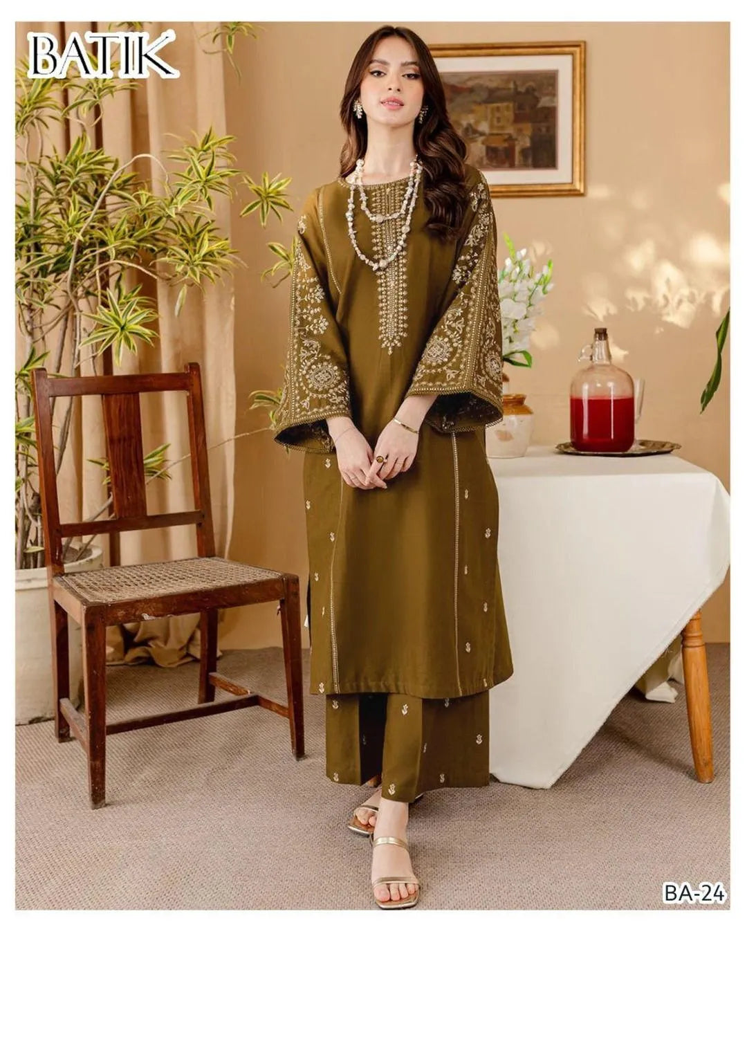 2 Pcs Woman's Unstitched suits