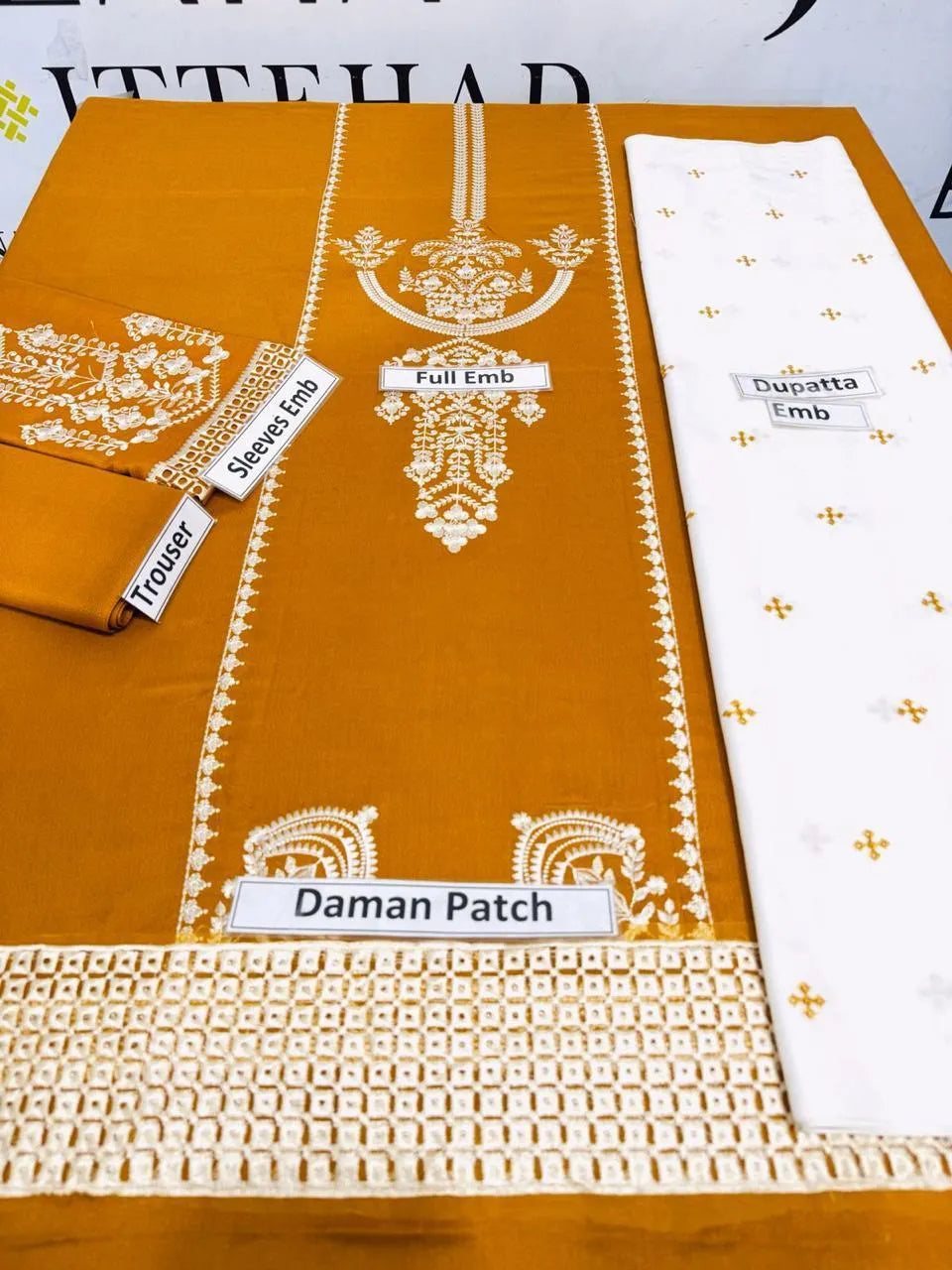 Woman's 3 Pcs Unstitched suits